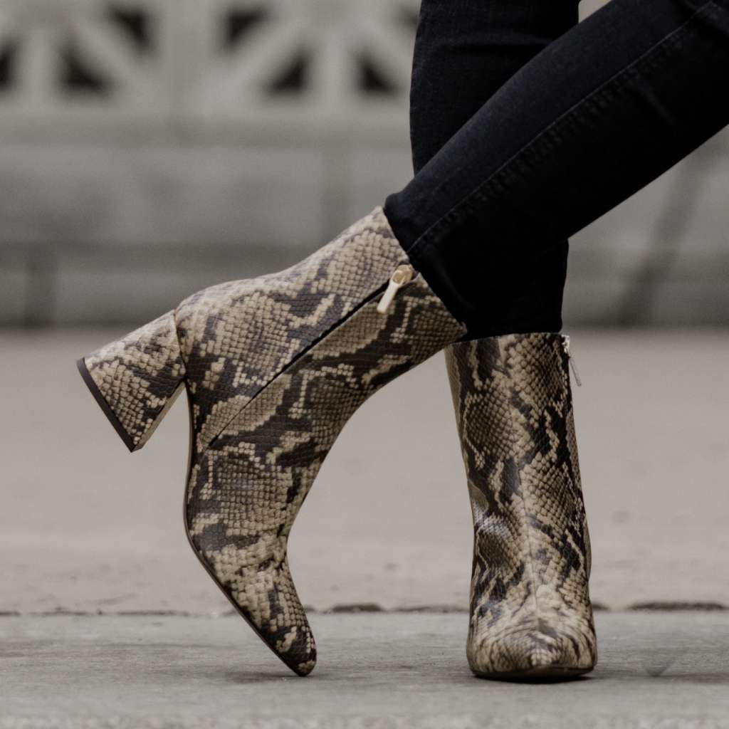 Thursday Boots Heartbreaker Snake Print - Click Image to Close