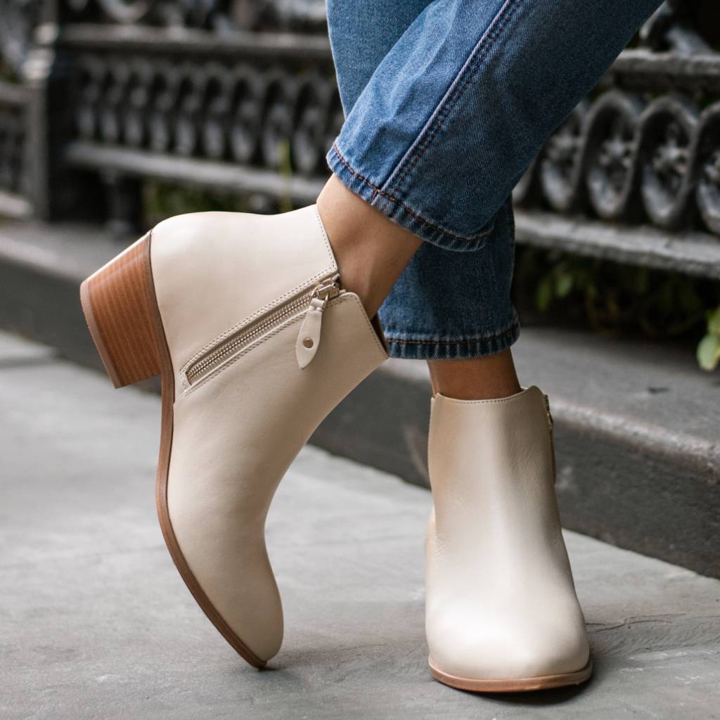 Thursday Boots Downtown Beige - Click Image to Close