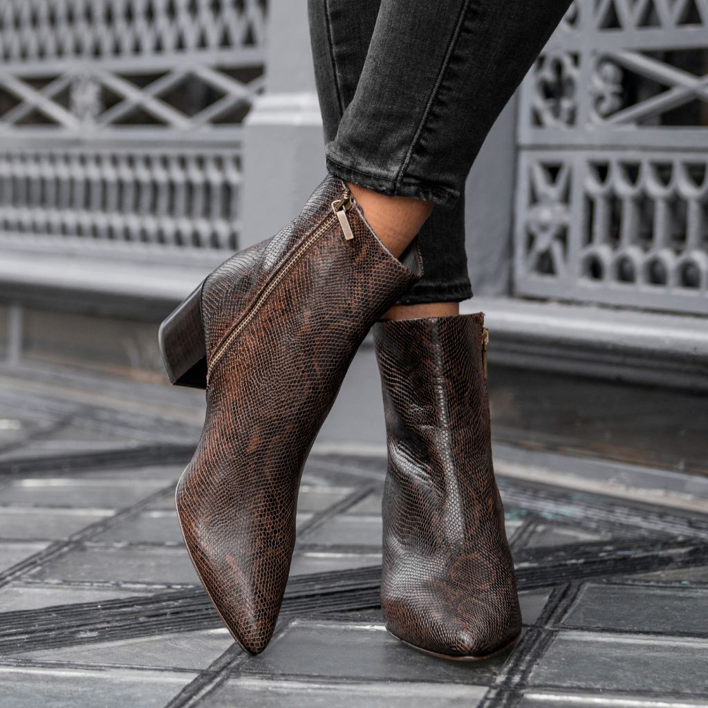 Thursday Boots Luna Chocolate Snake Print - Click Image to Close