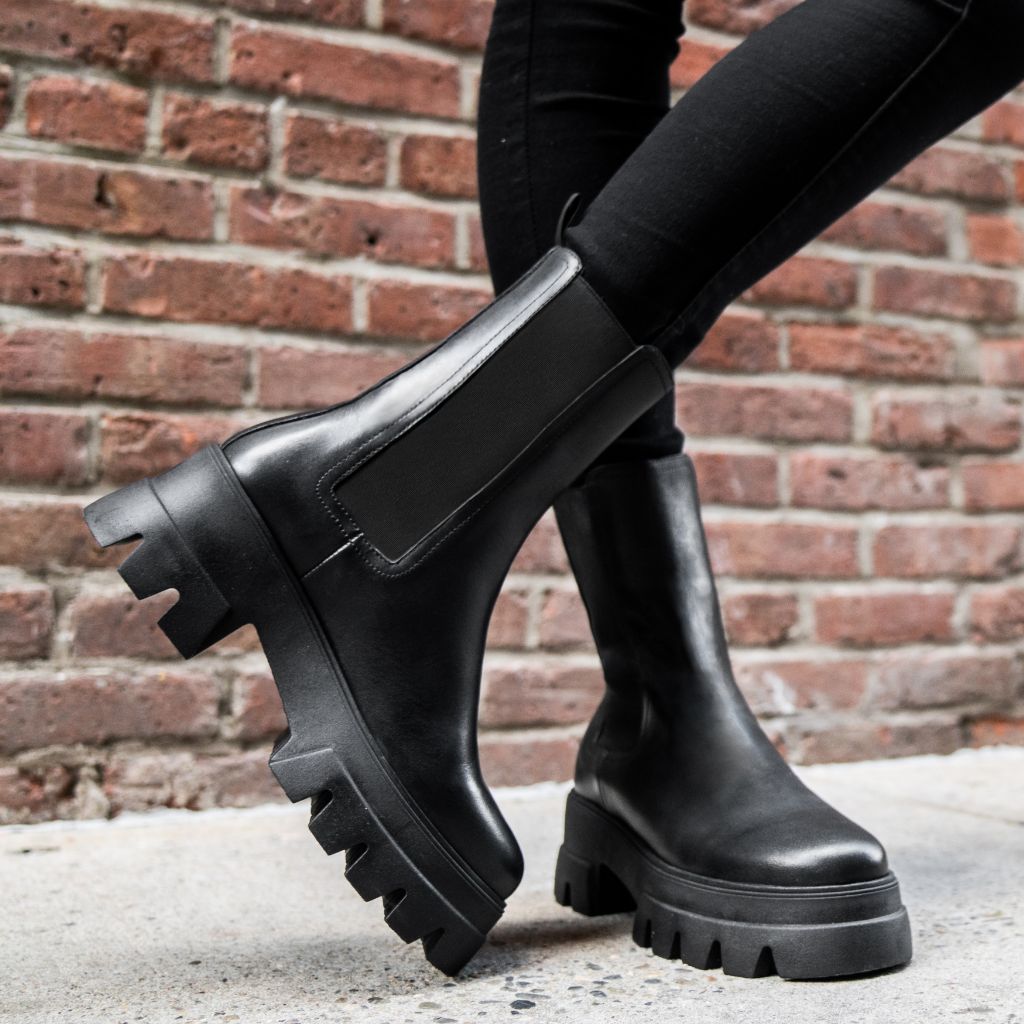 Thursday Boots Reign Black - Click Image to Close